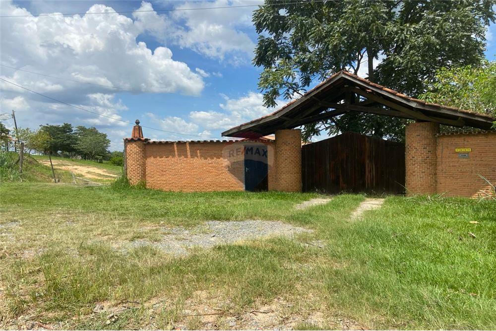 Fazenda à venda com 9 quartos, 450m² - Foto 1