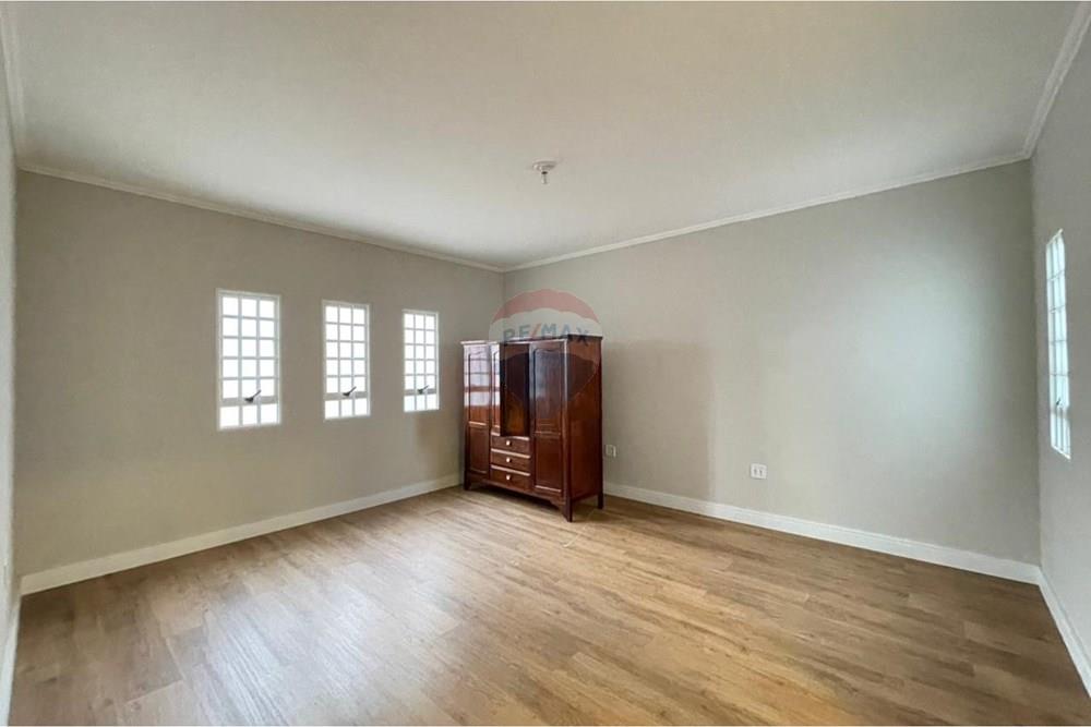 Casa - Venda - Botucatu , São Paulo - WhatsApp Image 2025-12-18 at 09.17.12 (2).jpeg - 630481111-35