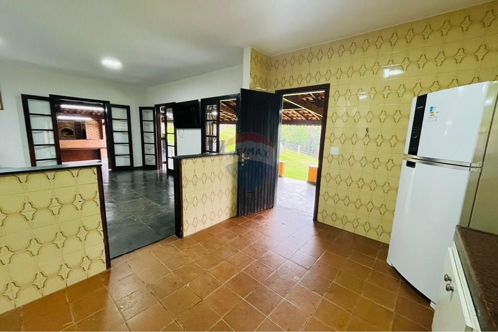 Chácara / Sítio / Fazenda - Venda - Mairiporã , São Paulo - WhatsApp Image 2026-02-15 at 15.05.41 (2).jpeg - Cozinha da sala de estar - 631361077-13