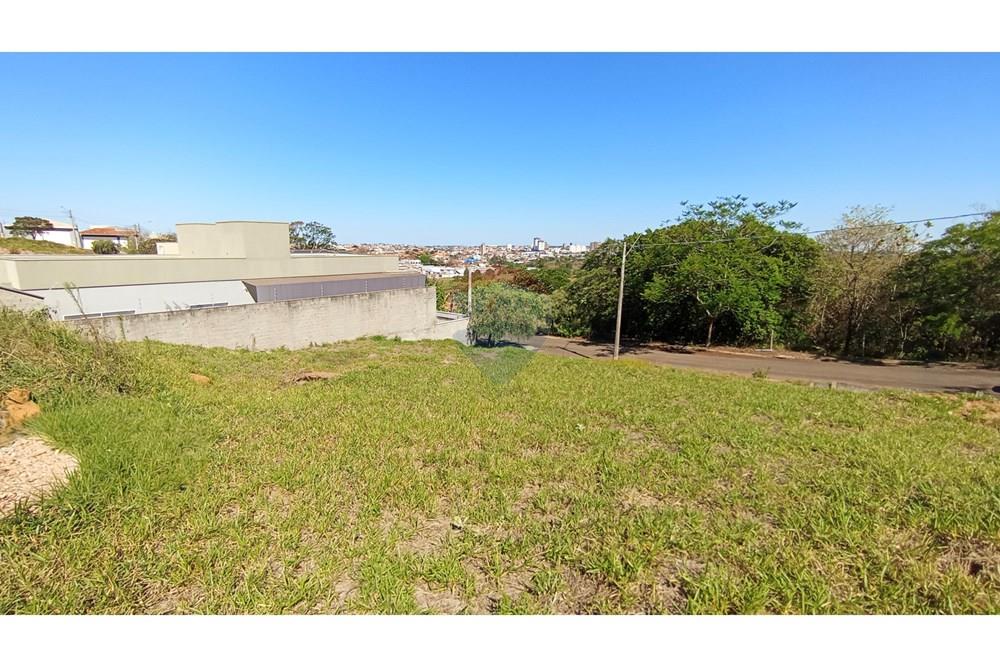 Terreno - Venda - Botucatu , São Paulo - 2-IMG_20251022_150000.jpg - Quintal - 630481103-132