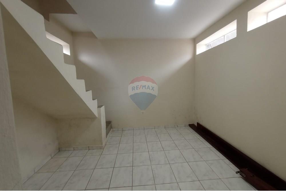 Casa à venda com 2 quartos, 156m² - Foto 7