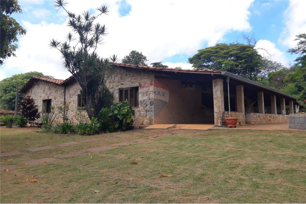 Fazenda à venda com 7 quartos, 400m² - Foto 2