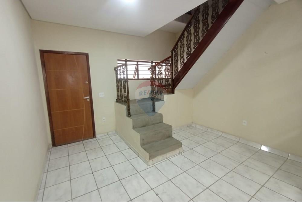 Casa à venda com 2 quartos, 156m² - Foto 4