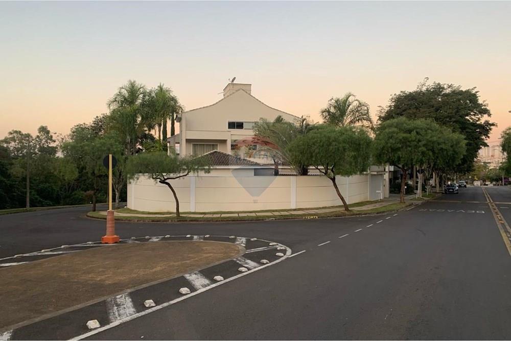 Casa de Condomínio - Venda - Sorocaba , São Paulo - 04 - Vista da Casa para Avenida e rua do bosque - 02 entradas.jpeg - Fachada - 631641030-3