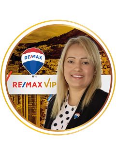 Ana Vicena Carrero Cordero - RE/MAX VIP