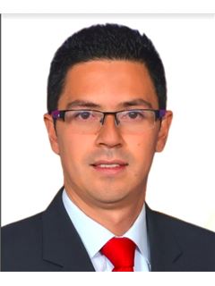 Agente Inmobiliario - Miguel Angel Santos Cadena - RE/MAX VIP