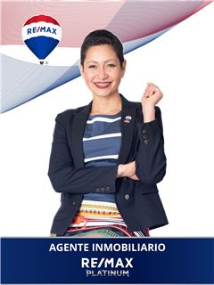 Agente Inmobiliario - Carmen Victoria Salas Molina - RE/MAX Platinum