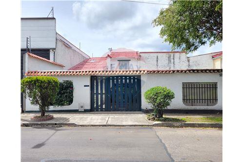 Til salg-Fritliggende-Carrera 16A  #160-24  - Villa Magdala  - Bogotá, Usaquén-660121106-232