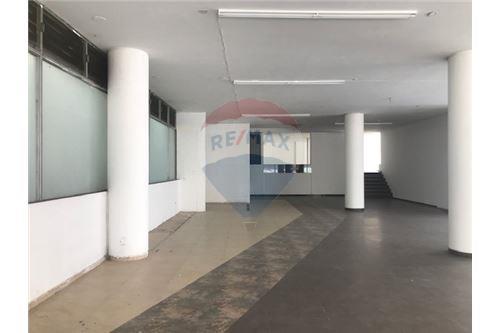 400 Sqm Commercial Retail For Rent Lease Located At Carrera 6 11 15 Local Comercial Centro Del Casco Urbano Valle Del Cauca Cali Colombia