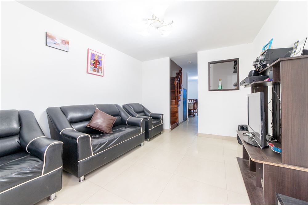 Detached For Sale Bogota, Suba 66053102724 , RE/MAX Public Listing