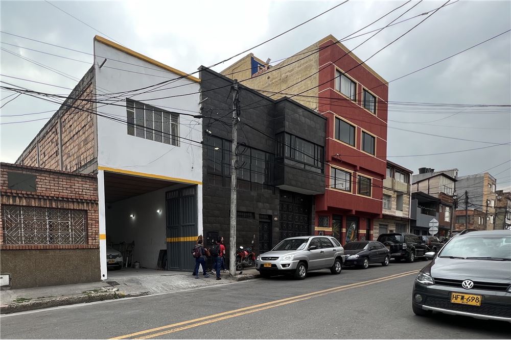 Commercial Warehouse Bogota, Engativá CO 660271051334 , RE/MAX