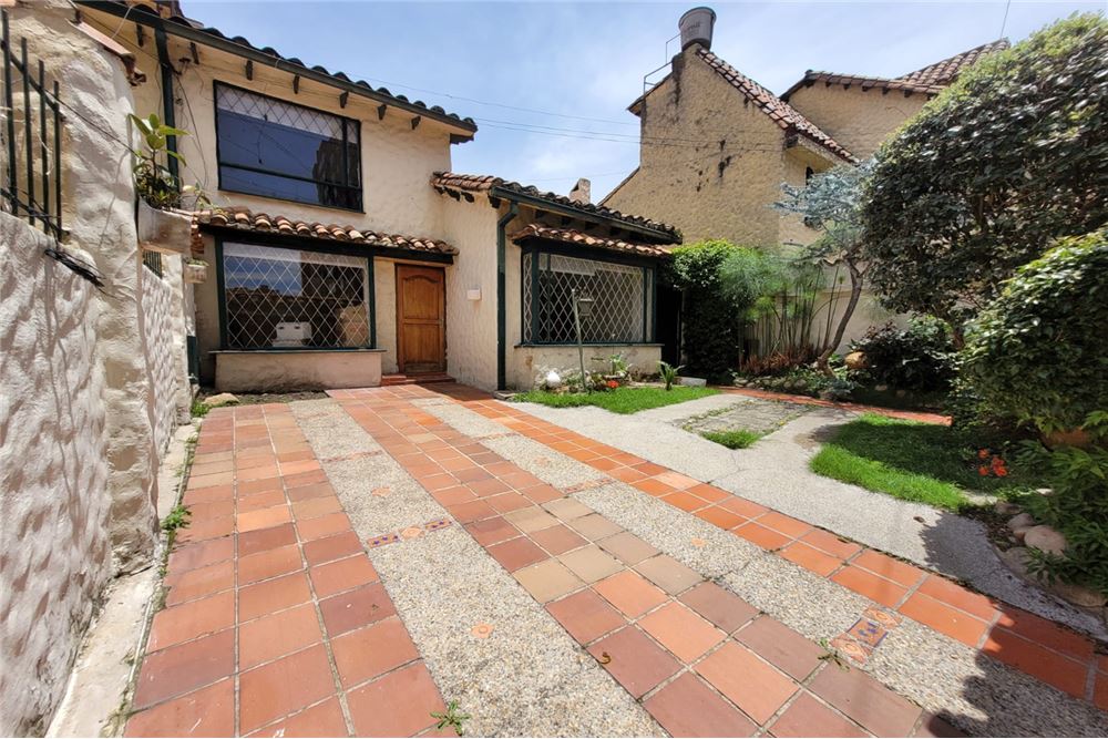 Detached For Sale Bogota, Suba 660481017150 , RE/MAX Public