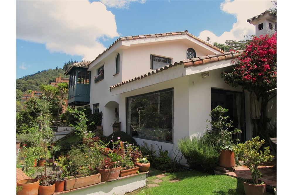 Find a Property Residential and Commercial Real Estate Agents by RE/MAX