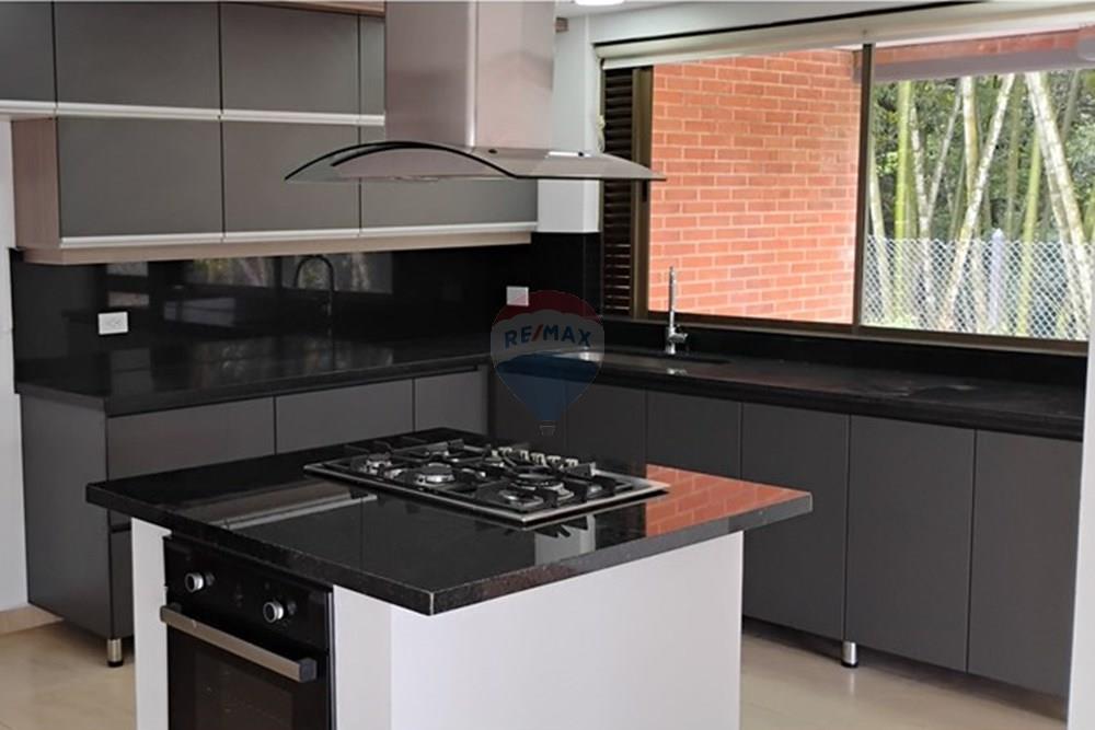 Residential - Detached - Antioquia, La Estrella - CO - IMG_20251114_103535477.jpg - Living Room Kitchen - 660471149-86