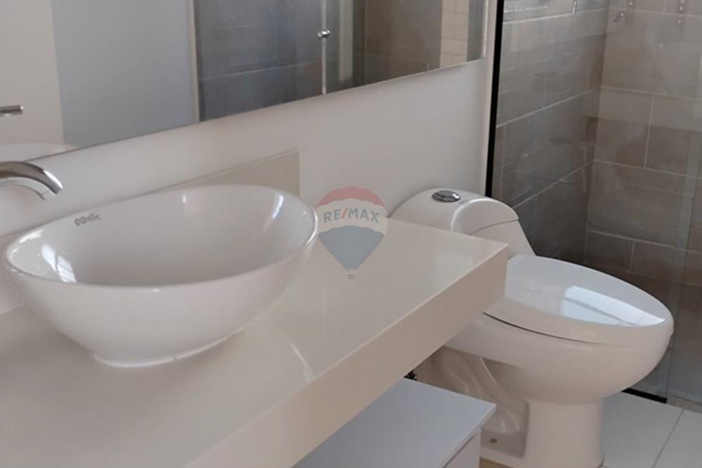 Residential - Condo/Apartment - Antioquia, Rionegro - CO - IMG_20251004_160422497.jpg - Bathroom - 660471149-85