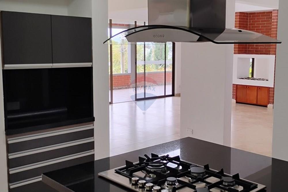 Residential - Detached - Antioquia, La Estrella - CO - IMG_20251114_103552495_HDR.jpg - Living Room Kitchen - 660471149-86