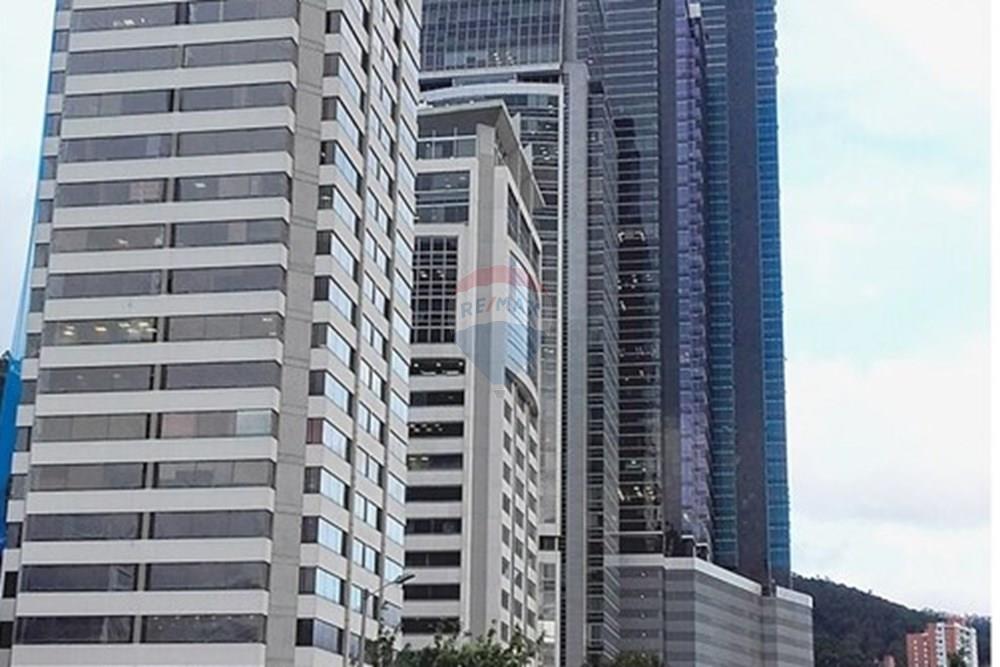 บ้านที่กั้นเป็นสองส่วน - สำนักงาน - Bogotá, Usaquén - CO - F.1 EDIFICIO.jpg - 660321058-228