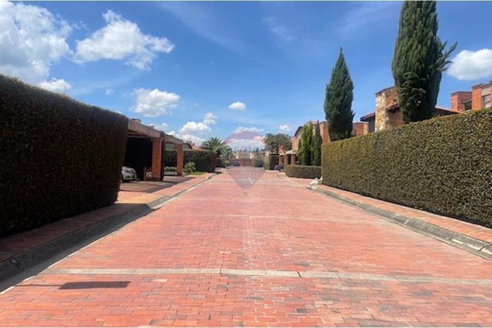 Gyvenamasis - Namas - Cundinamarca, Cajicá - CO - 0.jpg - 660271143-75