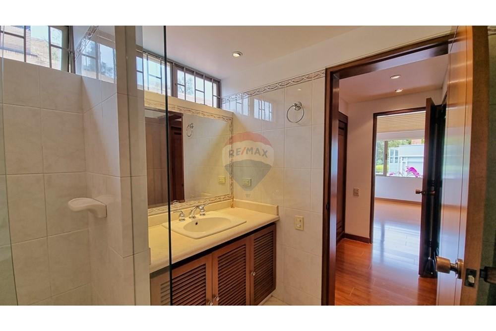 Жилищен - Самостоятелен - Bogotá, Usaquén - CO - 48h Baño alcoba 2 - 3er. nivel.jpg - 660121165-16