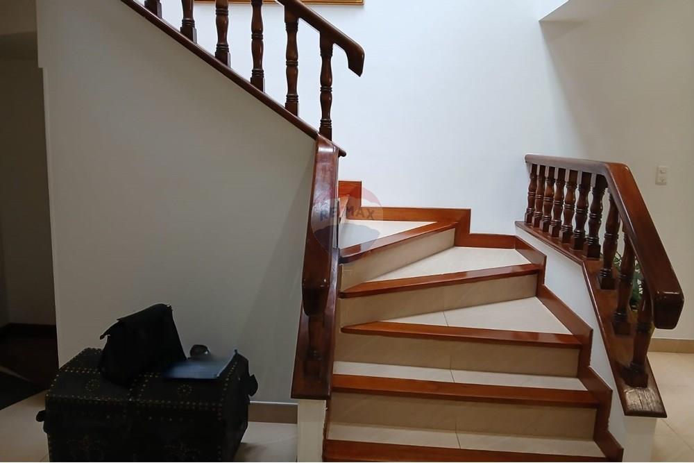 住宅 - 独立式 - Bogotá, Usaquén - CO - 13 escaleras 2 piso.jpeg - 134067021-8