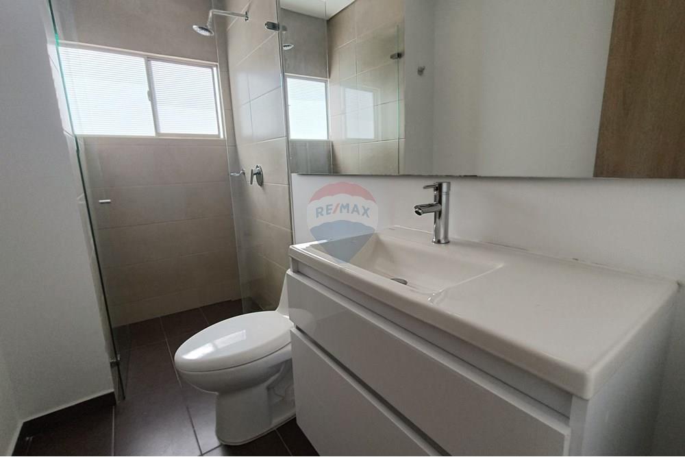 Residential - Condo/Apartment - Bogotá, Usaquén - CO - F.15 BAÑO ALCOBAS.jpg - 660321058-216