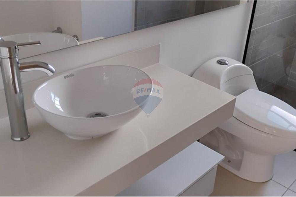 Residential - Condo/Apartment - Antioquia, Rionegro - CO - IMG_20251004_161204600.jpg - Bathroom - 660471149-85