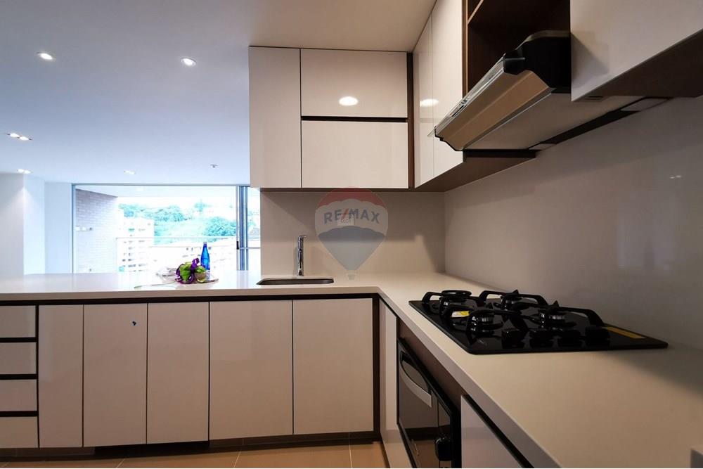 Residential - Condo/Apartment - Antioquia, Envigado - CO - WhatsApp Image 2025-09-25 at 7.43.07 PM (4).jpeg - Living Room Kitchen - 660471149-84