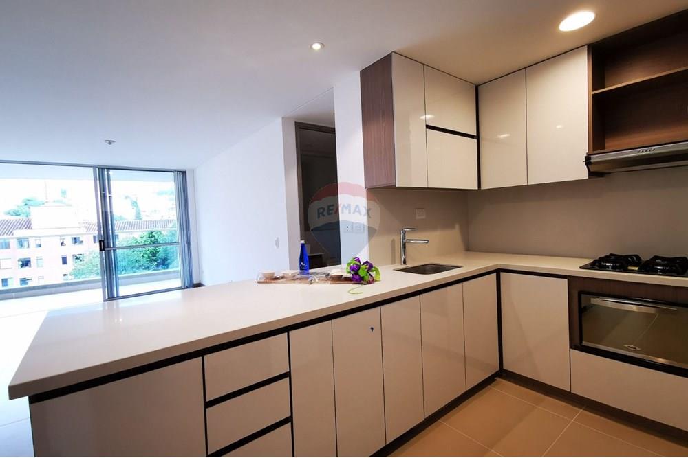 Residential - Condo/Apartment - Antioquia, Envigado - CO - WhatsApp Image 2025-09-25 at 7.43.07 PM.jpeg - Living Room Kitchen - 660471149-84
