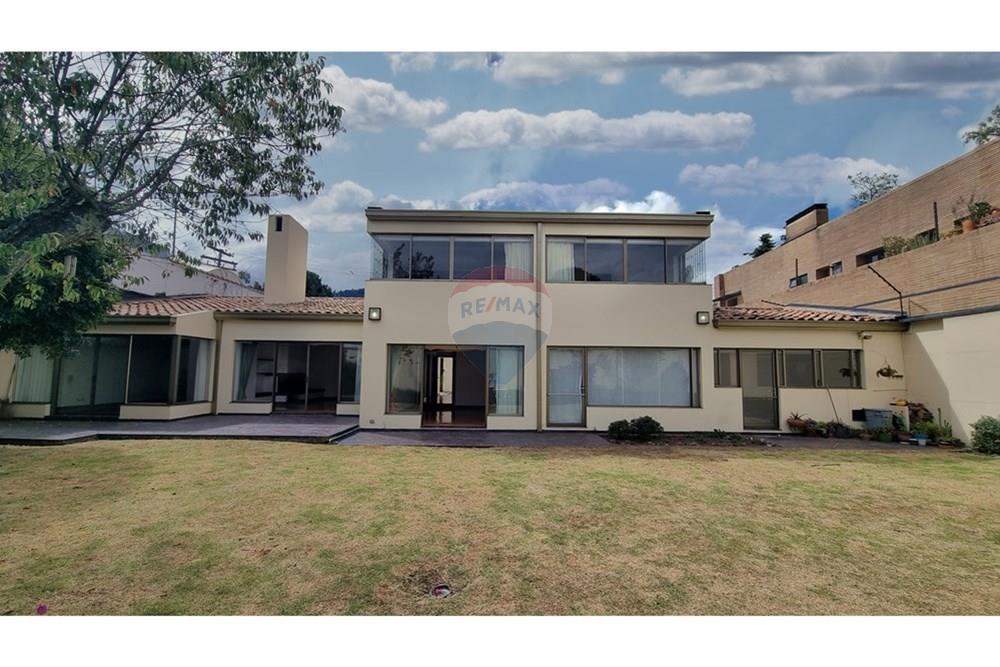 Жилищен - Самостоятелен - Bogotá, Usaquén - CO - 9h Vista Posterior.jpg - 660121165-16