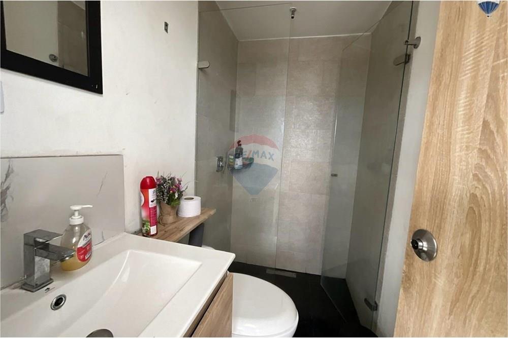 Residential - Κατοικία με εμπορικό χώρο - Bogotá, Tunjuelito - CO - 6jpeg.jpeg - 660541059-15