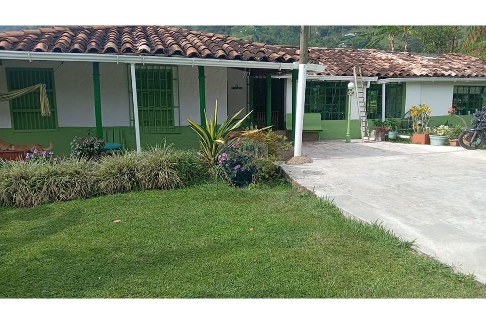 Residential - Farm - Antioquia, Girardota - CO - Imagen de WhatsApp 2025-11-28 a las 10.28.22_fee74ce5.jpg - 660471155-246