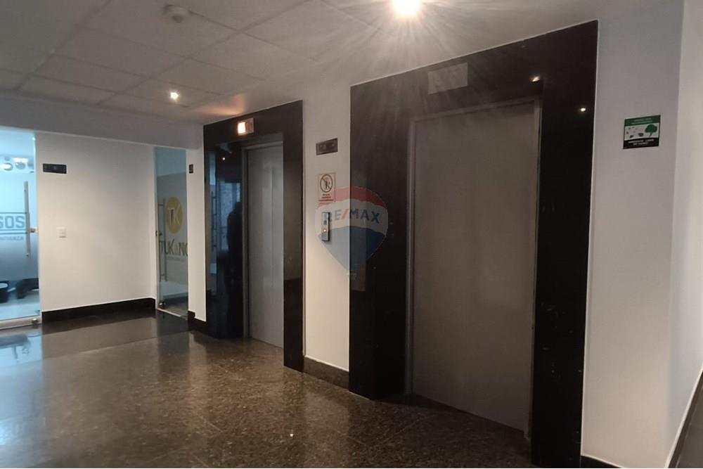 บ้านที่กั้นเป็นสองส่วน - สำนักงาน - Bogotá, Usaquén - CO - F.2 ASCENSORES.jpg - 660321058-228