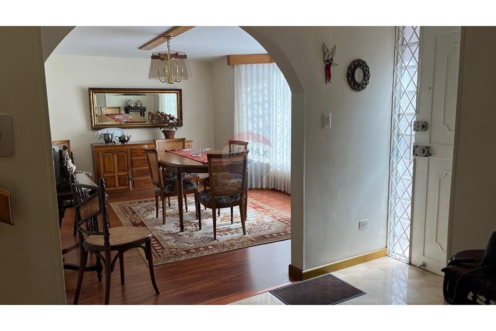 住宅 - 独立式 - Bogotá, Usaquén - CO - COMEDOR ENTRADA.jpeg - 660481001-231