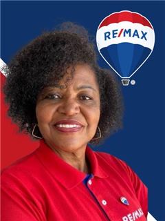 Virginia de Fatima - RE/MAX ONDA