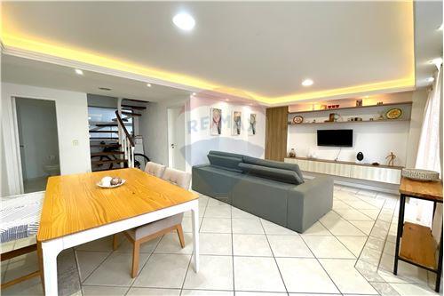 Venda-Casa de Vila-Rua Araguaia , 853  - Ao lado da academia  - Freguesia (Jacarepaguá) , Rio de Janeiro , Rio de Janeiro , 22745270-680391011-102