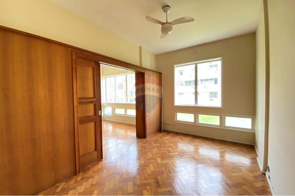 Apartamento à venda com 3 quartos, 136m² - Foto 4