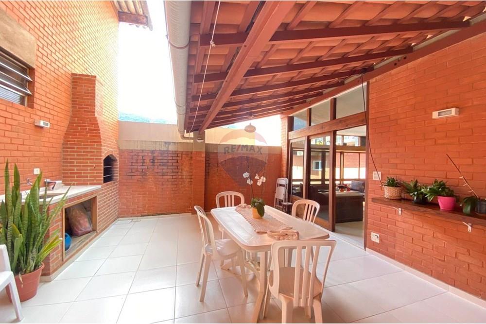 Casa de Condomínio à venda com 5 quartos, 262m² - Foto 4