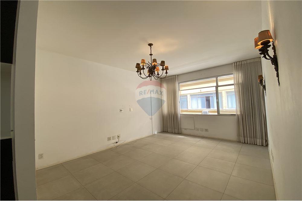 Apartamento à venda com 3 quartos, 107m² - Foto 2