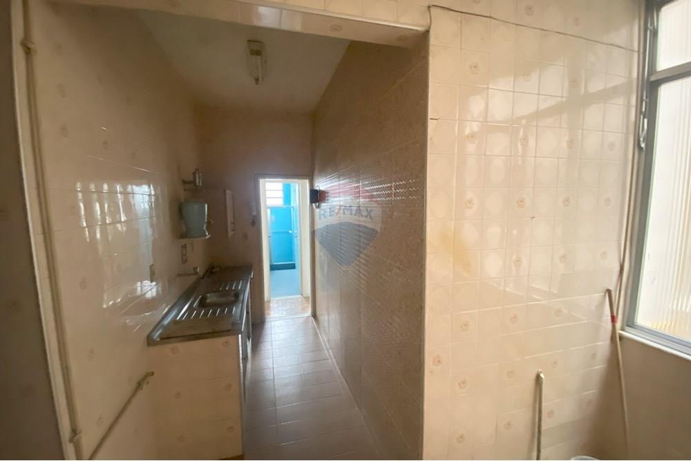 Apartamento à venda com 2 quartos, 70m² - Foto 17