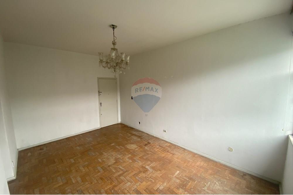 Apartamento à venda com 2 quartos, 70m² - Foto 3