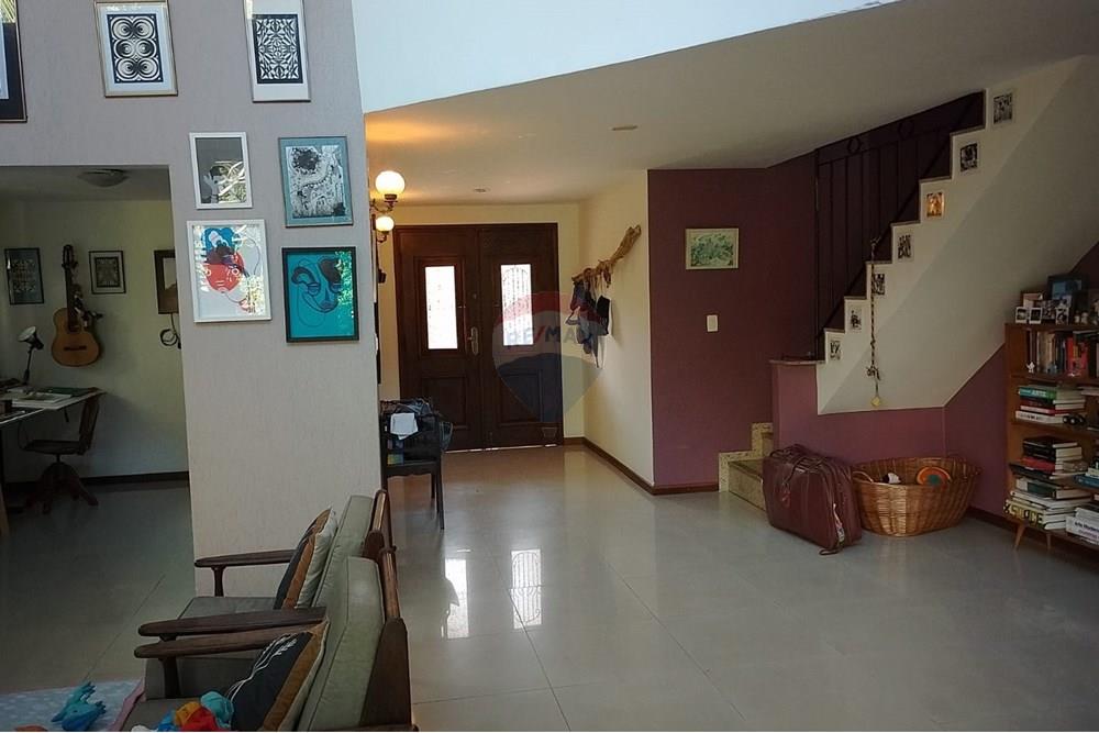 Casa de Condomínio à venda com 4 quartos, 244m² - Foto 5