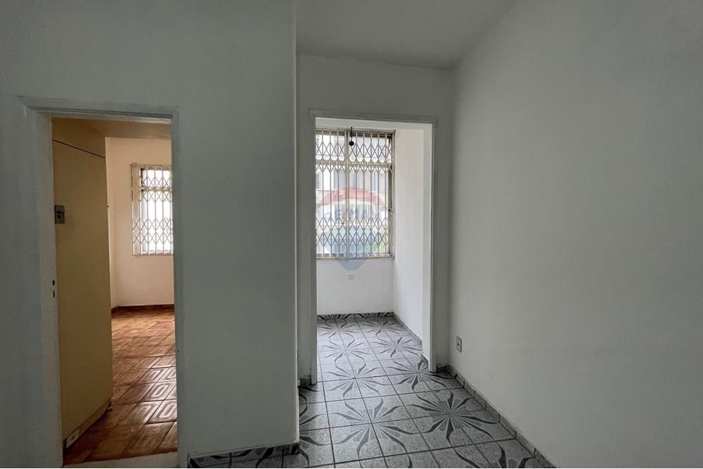 Apartamento à venda com 3 quartos, 76m² - Foto 2