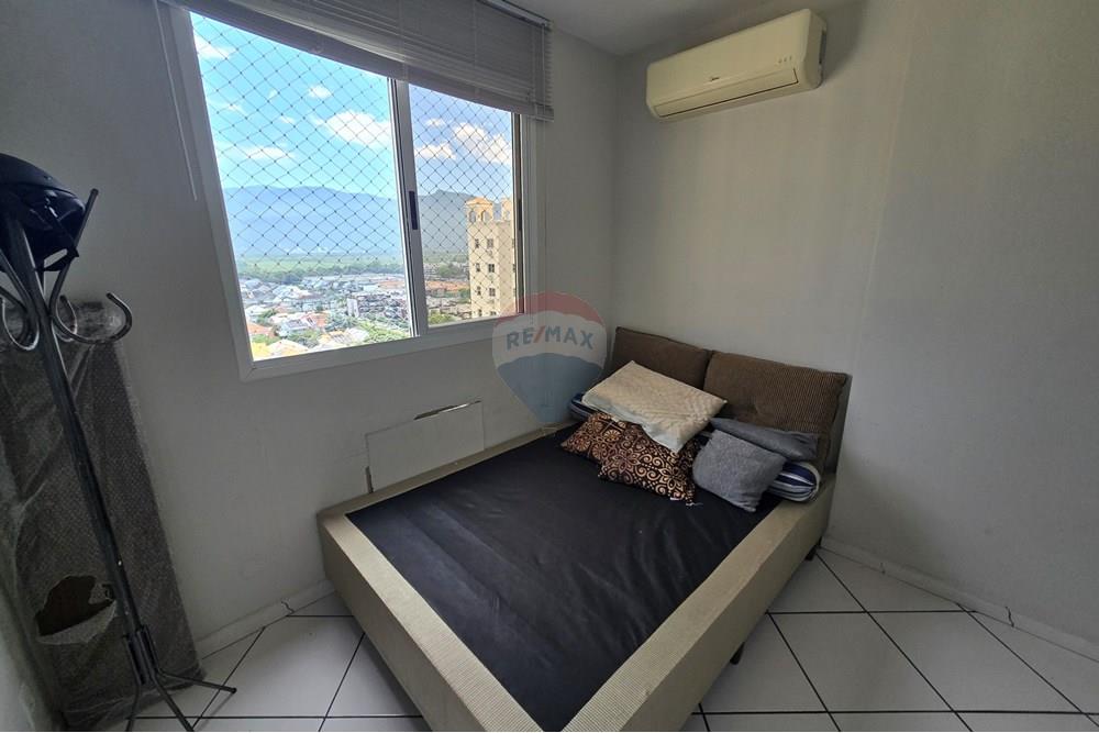 Apartamento à venda com 2 quartos, 62m² - Foto 4