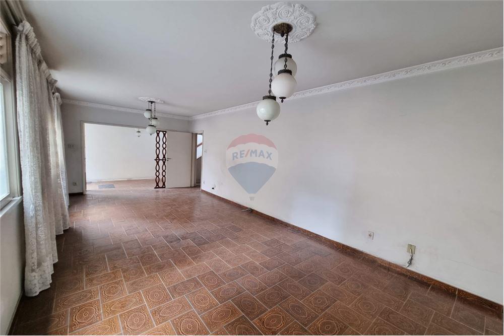 Casa à venda com 4 quartos, 190m² - Foto 1