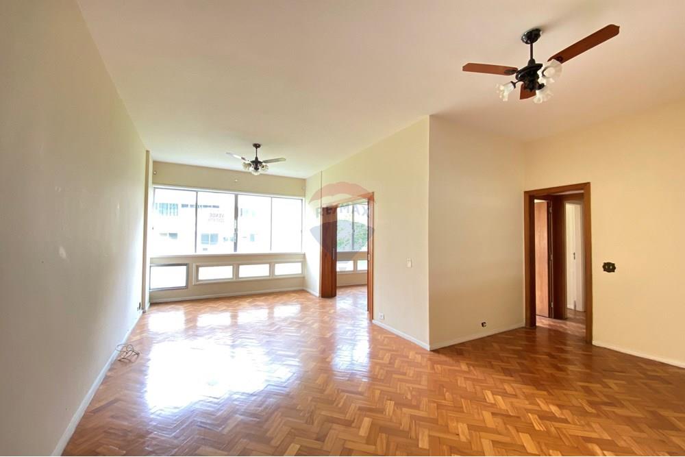 Apartamento à venda com 3 quartos, 136m² - Foto 2