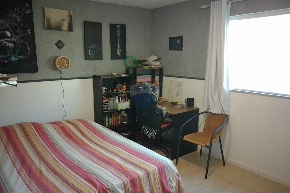 Casa de Condomínio à venda com 4 quartos, 244m² - Foto 11