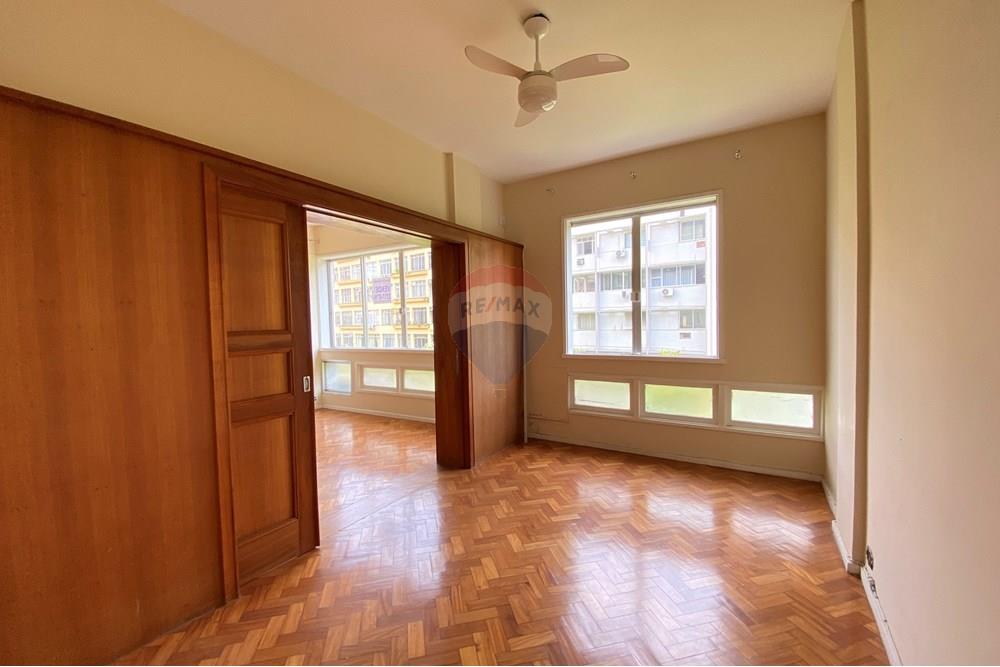 Apartamento à venda com 3 quartos, 136m² - Foto 3