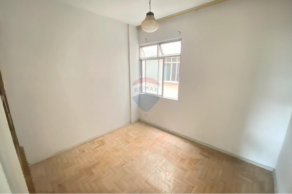 Apartamento à venda com 2 quartos, 70m² - Foto 18