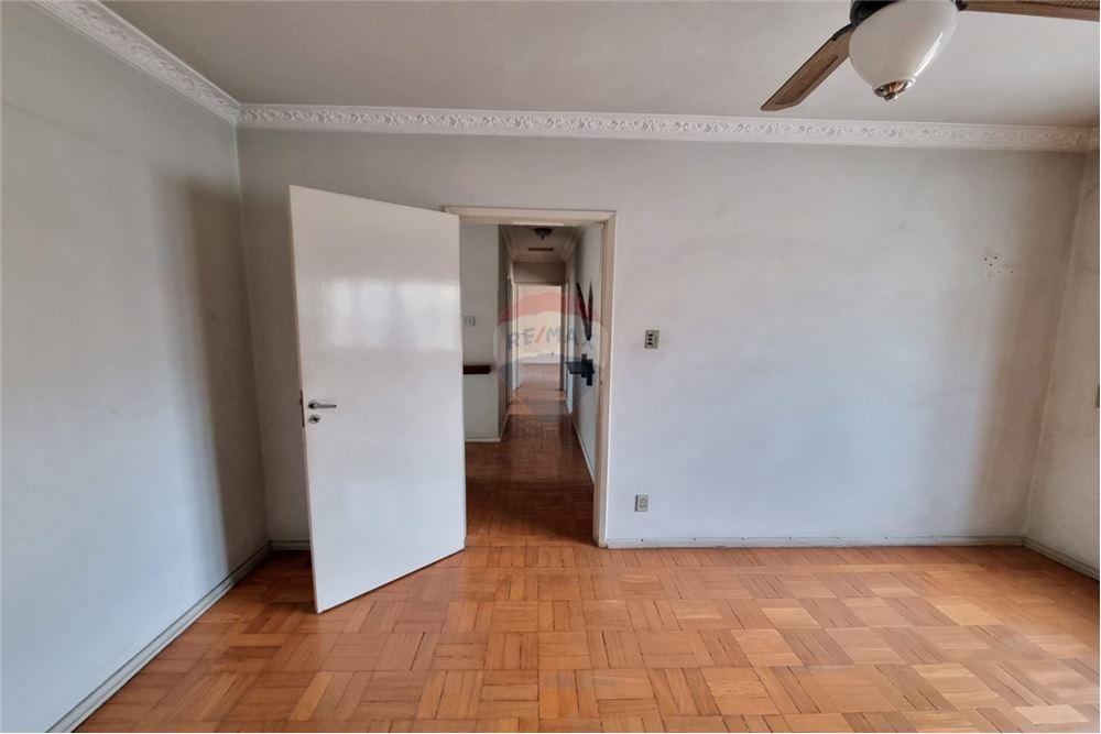 Casa à venda com 4 quartos, 190m² - Foto 12