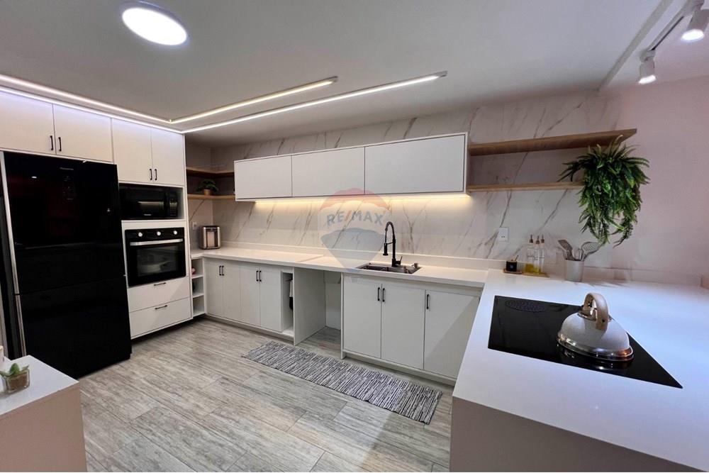 Casa de Condomínio - Alugar - Rio de Janeiro , Rio de Janeiro - d7818b13-d040-47bc-8a0e-d7c78fcea834.jpg - 680211001-146